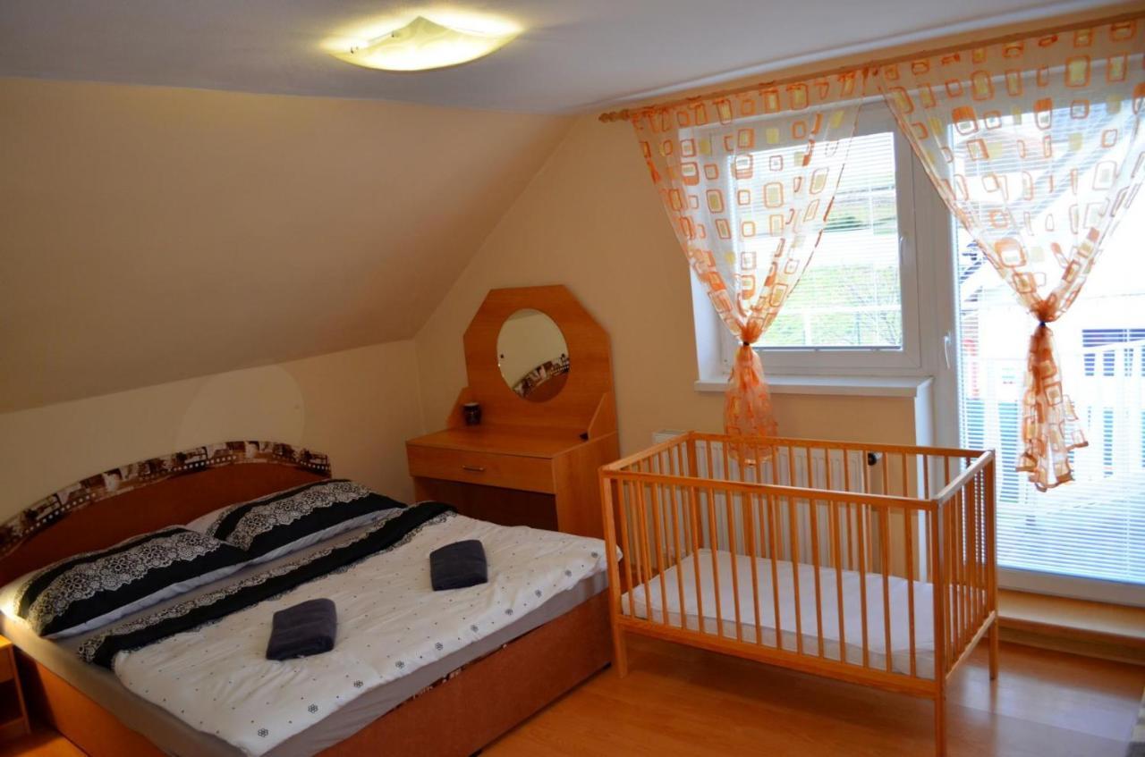 Apartmany Riviera A Chalupa Riviera Liptov, Bešeňová Exterior foto